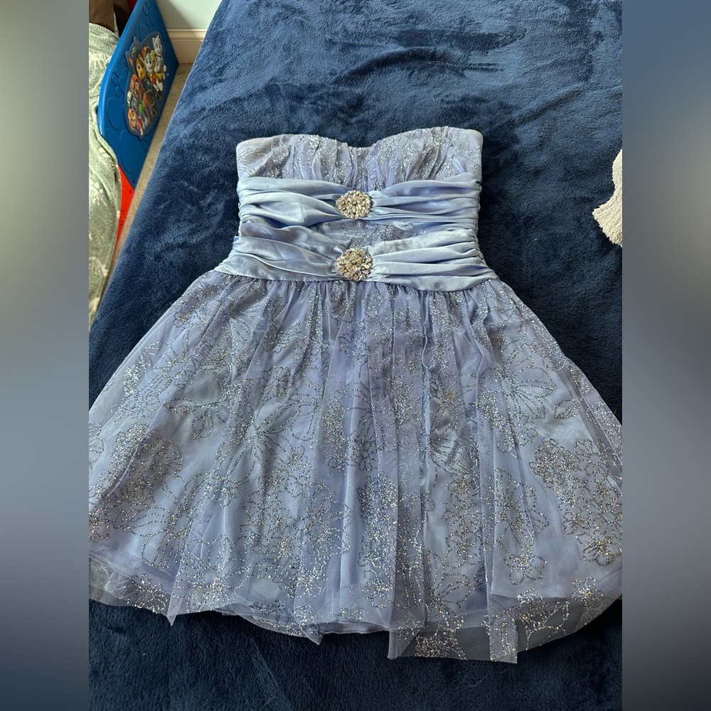 Beautiful strapless prom dress